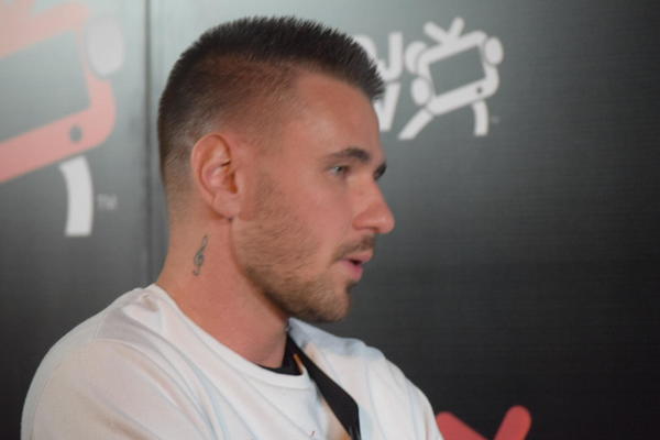 CVIJI PRVI NASTUP NIJE BIO PLAĆEN! KASNIJE PEVAO ZA 100 EVRA, a danas je zvezda i ima milione!