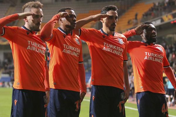 NOVA SKANDALOZNA PROSLAVA GOLA: Slavni Robinjo i reprezentativac BiH salutirali turskim vojnicima u Siriji!