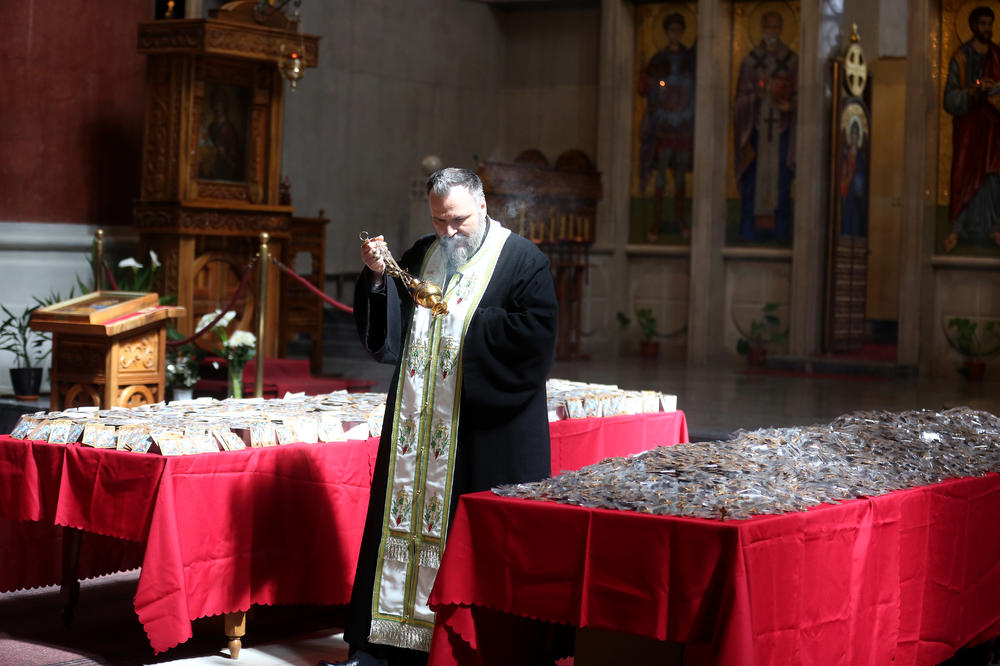 OVA PRAVOSLAVNA CRKVA POBUNILA SE PROTIV VLADINIH MERA OKO KORONE: Nstao je opšti haos