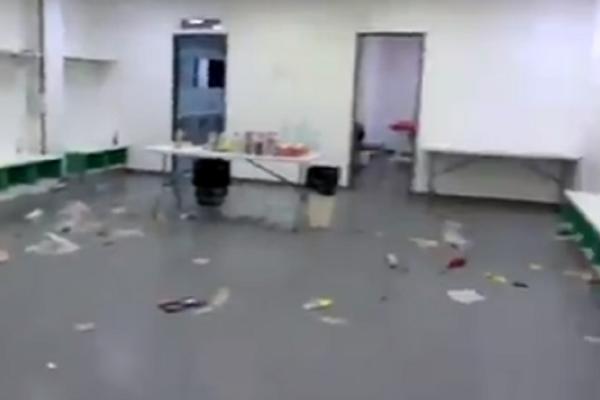 SRAMOTNO: Igrači Barselone se posle pobede ponašali kao varvari!