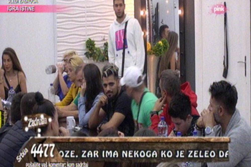 KO GOD BUDE VELIČAO ŠIPTARE, BIĆE SATANIZOVAN! Tomović vređa gagija po NACIONALNOJ OSNOVI