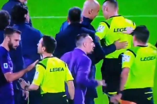 RIBERI UDARIO SUDIJU: Legendarni Francuz izgubio kontrolu, dva puta je nasrnuo na arbitra!