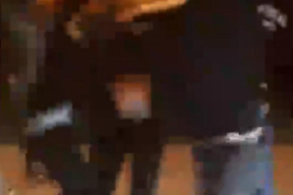 STRAVIČAN SNIMAK TUČE U SJENICI! Mladići su izvadili ŽRTVU iz automobila, i nemilosrdno su ga BATINALI! (VIDEO)