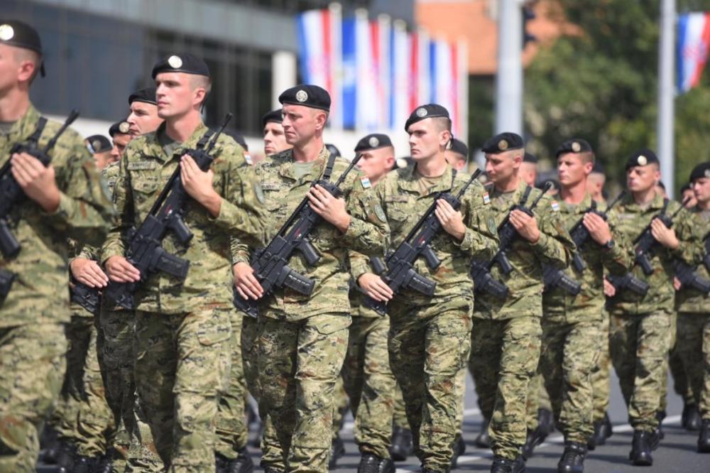 TERORISTI VEĆ POČELI DA BEŽE, A NATO KONAČNO ODAHNUO: Crnogorci šalju DVA vojnika u IRAK!