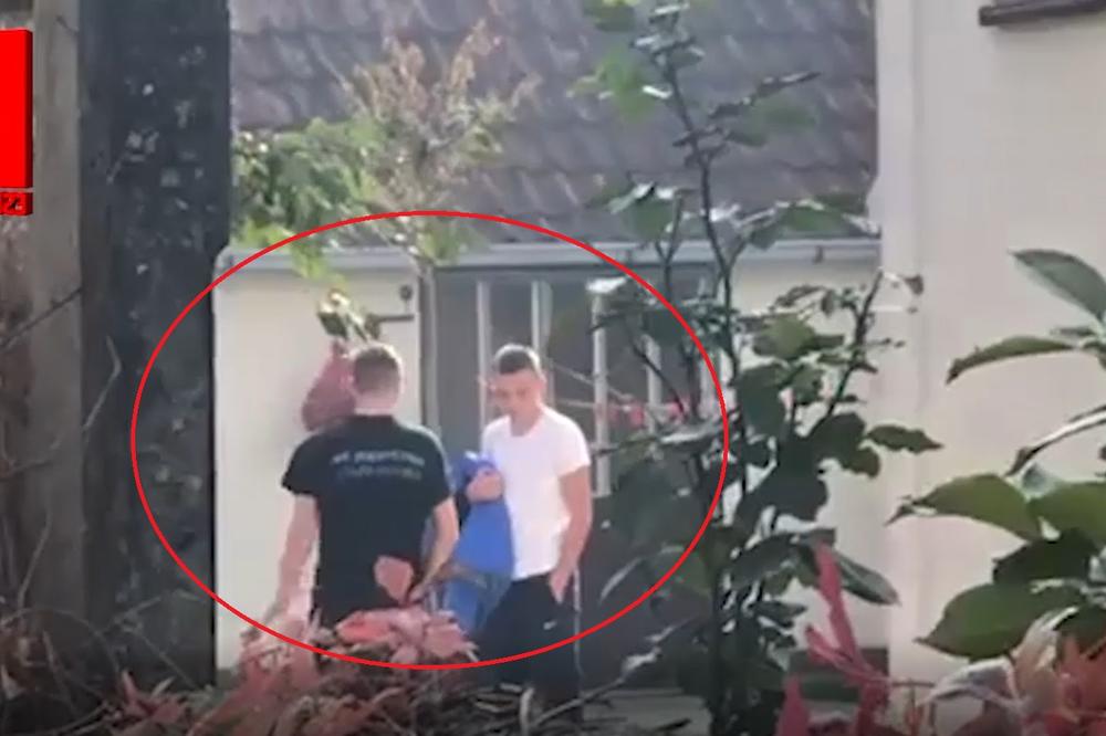 OTETI DEČAK PETAR (13) VRATIO SE OD LEKARA S RANAMA PO TELU! Uspeli smo da ga usnimimo ispred rodne kuće (VIDEO)