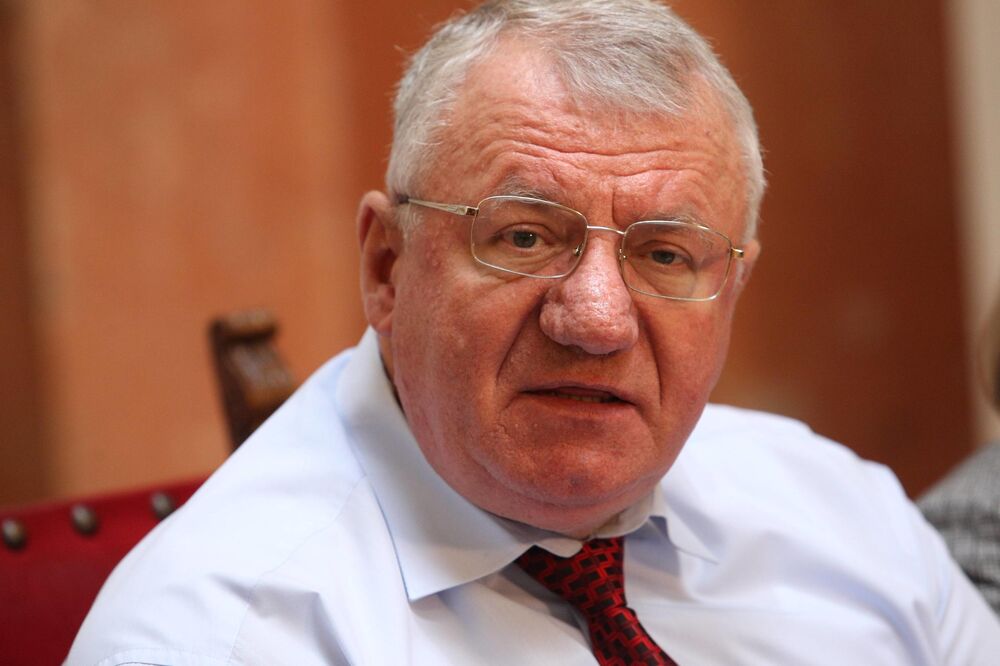 RADIKALI PREDALI IZBORNU LISTU: Nema šanse da pogodite koji im je SLOGAN!