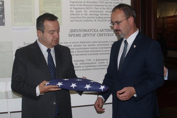 UPRAVO SAOPŠTENO: Nećete verovati o čemu su pričali Dačić i Godfri, a tiče se IZBORA U SAD!