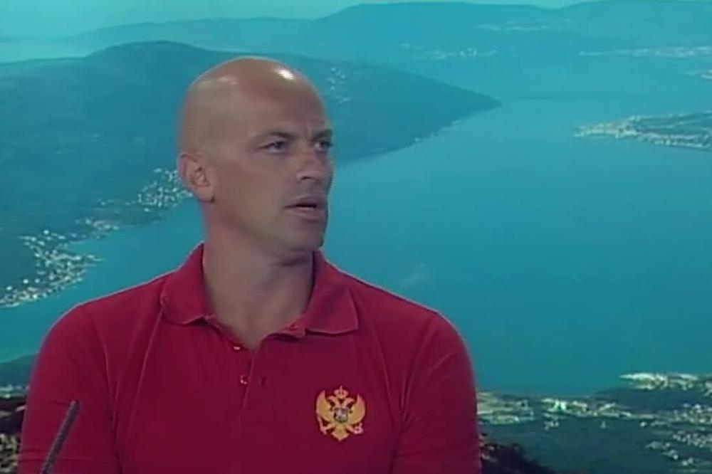 SRBIJANSKI ŠUND NAM VASPITAVA GENERACIJE! Bivši igrač Zvezde i Partizana napao Srbe da truju crnogorsku decu!