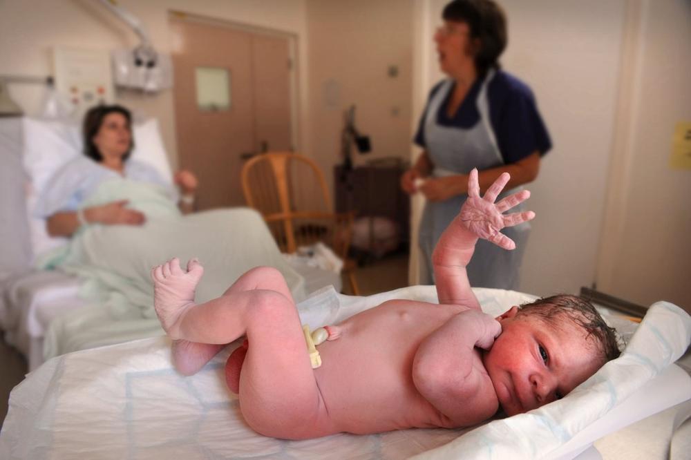 KOMUNIKACIJA SA BEBAMA: Igranje prstićima je veoma važno, znate li zbog čega?