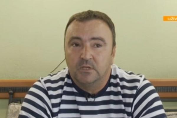 OTAC OTETOG PETRA PLAKAO TOKOM UKLJUČENJA U PROGRAM: Njegove reči će svakog naterati da se ZAPITA (VIDEO)