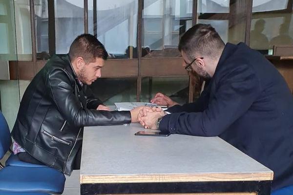 DEJAN DRAGOJEVIĆ NAPUSTIO ZADRUGU: Ovo su prve FOTOGRAFIJE van rijalitija! Dalila ostala SAMA!