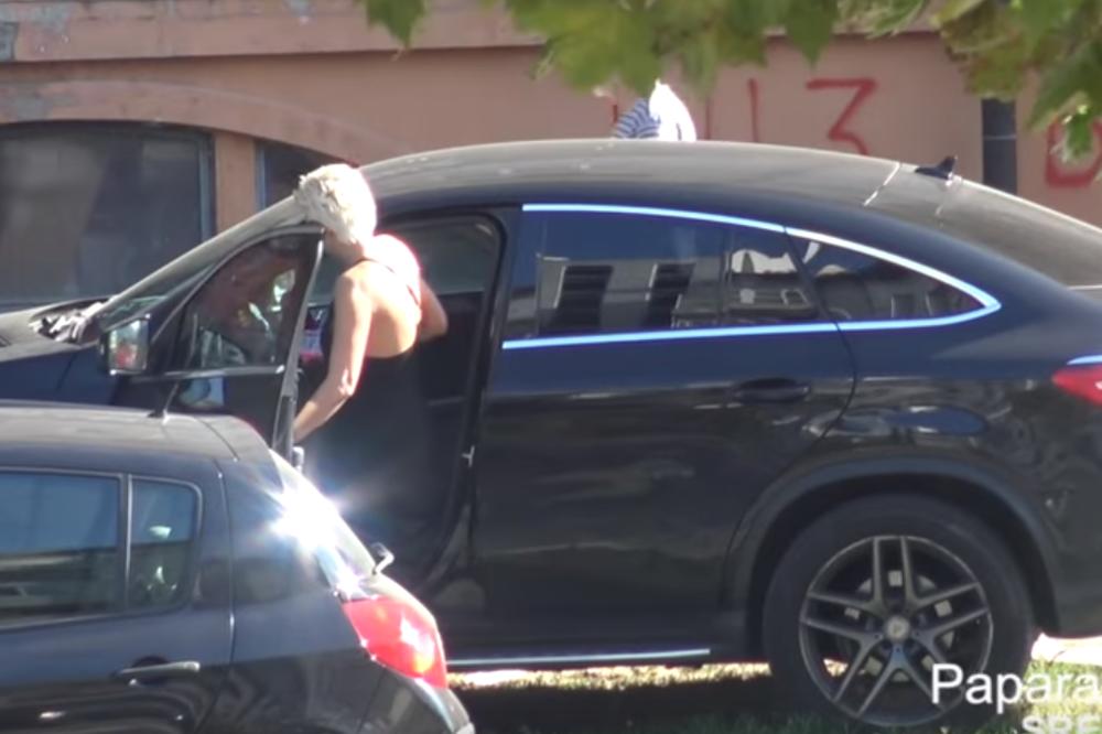 KARLEUŠA DIVLJALA PO BEOGRADU: Prvo je sela u BESNA kola, a onda uradila nešto zbog čega se IDE U ZATVOR?!