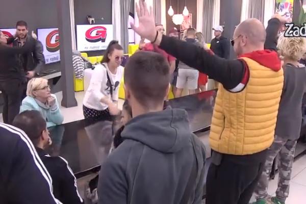 VELIKI ŠEF SPREMIO SPEKTAKL: U Belu kuću stiglo pismo! Svi skočili na noge, SPREMAJU SE! Ovo im se dešava PRVI PUT!