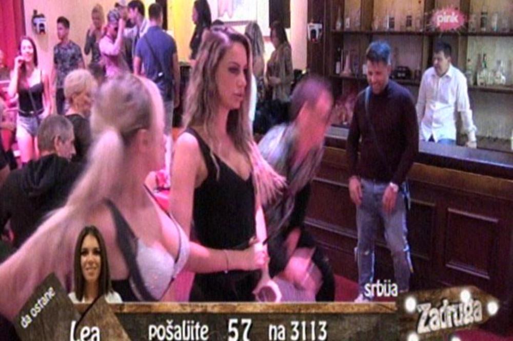 KARIĆ ISKULIRAO IVU, PA OTIŠAO S TOMOVIĆEM: Ovaj zadrugar ju je GUTAO POGLEDOM! (VIDEO)