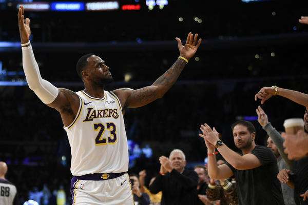 KAKAV FANATIK: Lebron Džejms objavio kada će u penziju!