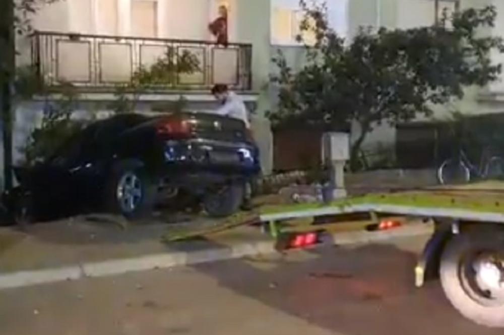 VOZAČ SE ZAKUCAO U KUĆU KOD CAPITOL PARKA! Bio je MRTAV PIJAN, i imao je dete na zadnjem sedištu! (VIDEO)