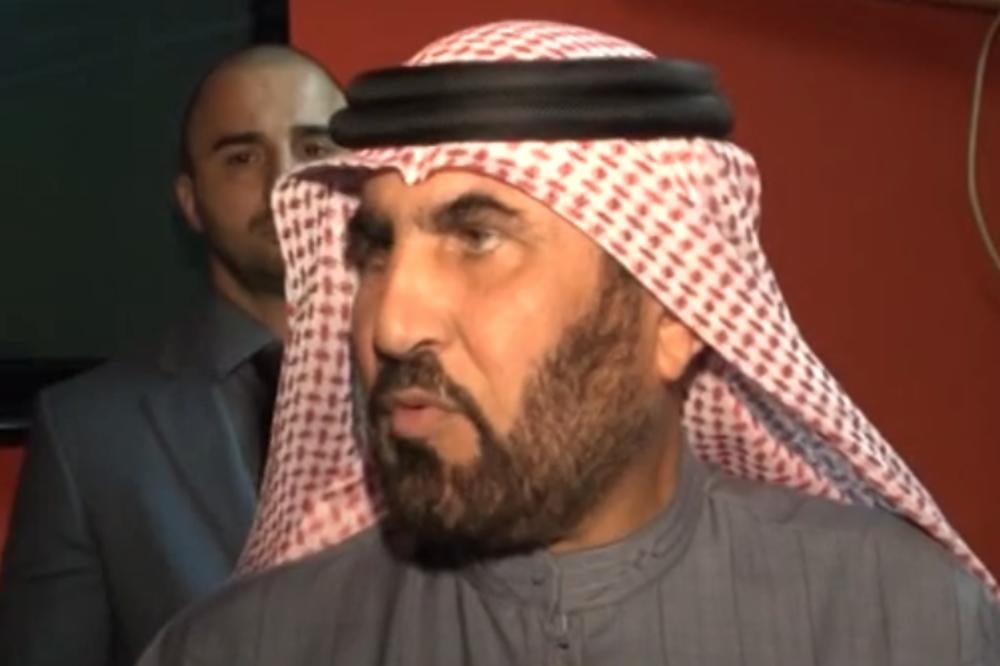 DECI NA ULICI DAVAO POKLONE, SVIMA U STARAČKOM DOMU DAO PO 100 MARAKA: Neočekivana poseta ŠEIKA oduševila Derventu!