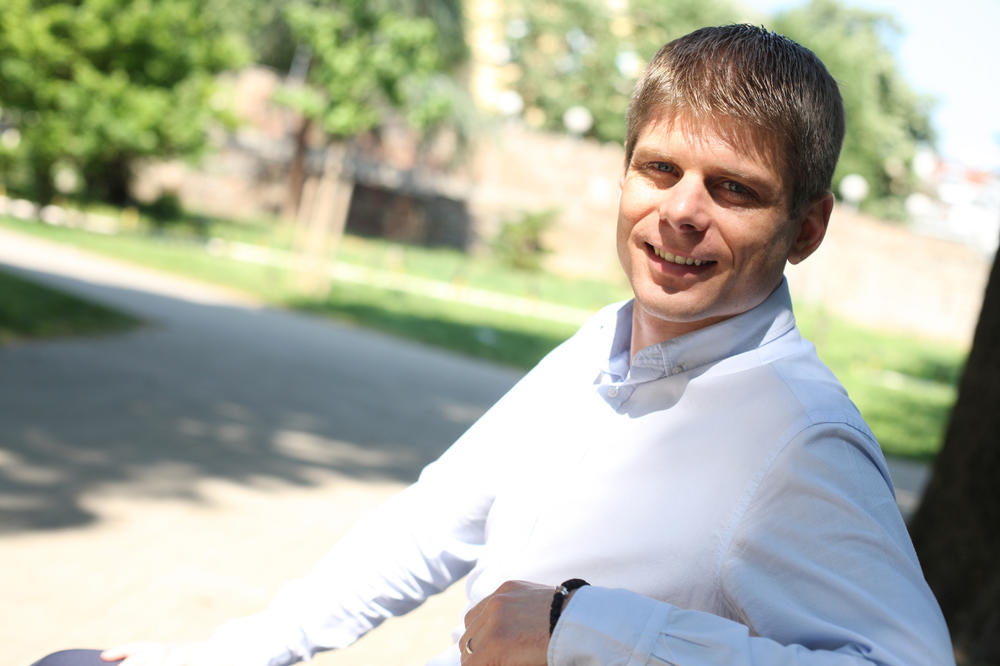 ARNO GUJON OBJAVIO SJAJNE VESTI: Iz Francuske je upravo krenuo JEDAN KAMION!