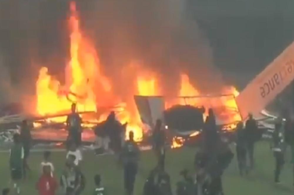 NEZAPAMĆEN HULIGANSKI PIR: Razjareni ultrasi demolirali pa zapalili stadion sopstvenog kluba!