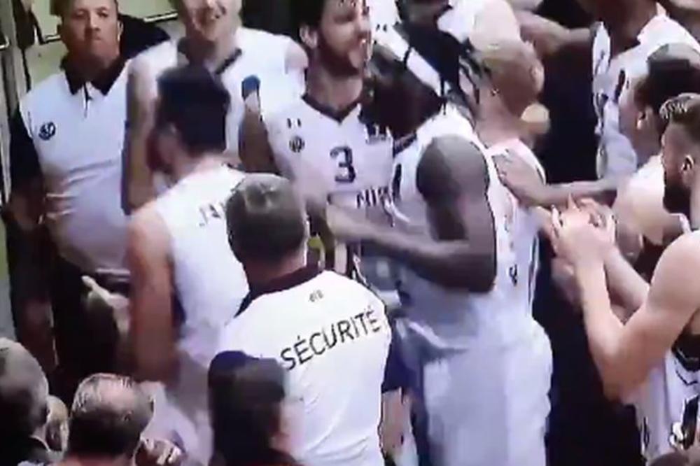 TOMAS KAO DA JE ROĐEN NA JUŽNOJ TRIBINI, A NE U AMERICI: Amerikanac otrčao do Grobara, pa ovako slavio pobedu!