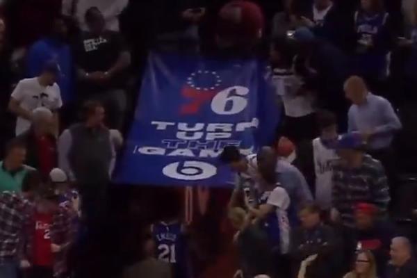 TUČA NIJE BILA NAJGORI MOMENAT VEČERI: Taunsova majka se zaletela na Embida, a njegov potez bio je još dripačkiji!