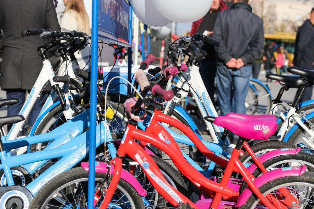 OČAJNI OTAC DAN I NOĆ LUTAO GRADOM NA BICIKLU TRAŽEĆI SINA: Otišao u školu i nikad se nije vratio!