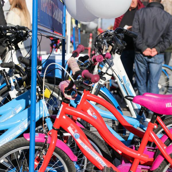 PLAĆAJU GRAĐANIMA DA ODUSTANU OD AUTOMOBILA I IDU NA POSAO BICIKLOM: Praksa koja postaje sve popularnija!