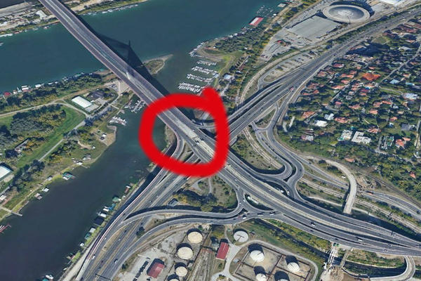 TRAGEDIJA U BEOGRADU: Čovek se BACIO sa MOSTA NA ADI, pao na biciklističku stazu!