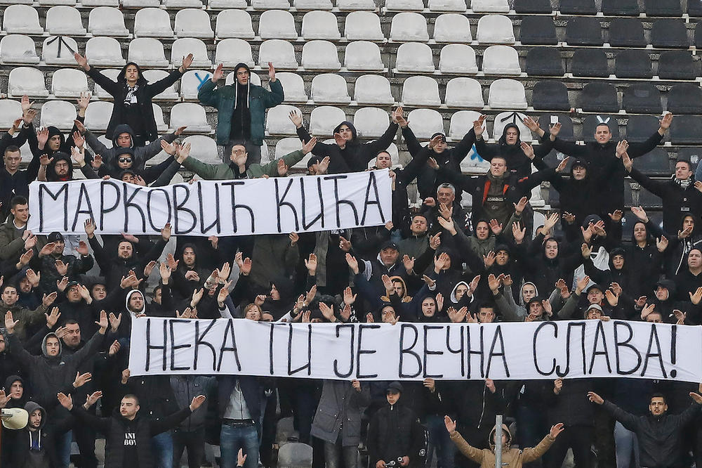 SAHRANJEN LJUBOMIR MARKOVIĆ KIĆA: Stotine navijača Partizana došle da isprate druga na večni počinak!