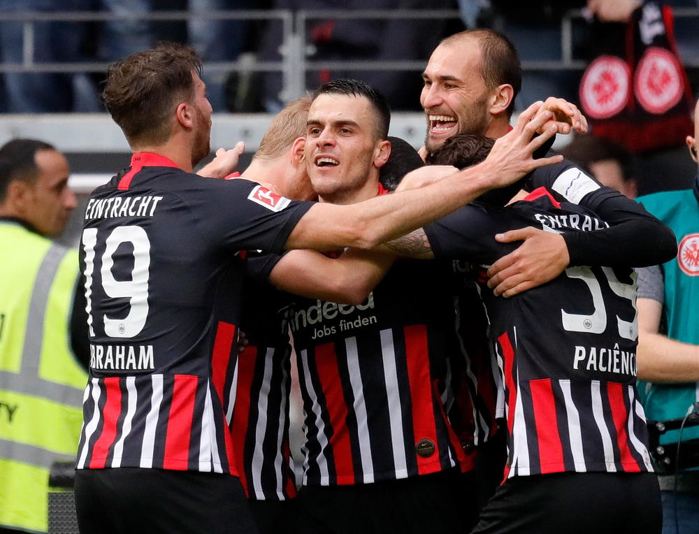 Filip Kostić je asistirao u pobedi Ajntrahta  