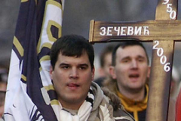 TRENUTAK KADA JE CEO PIONIR ZANEMEO: Partizan odao poštu ubijenom Kići, Grobari navijaju u njegovu čast!