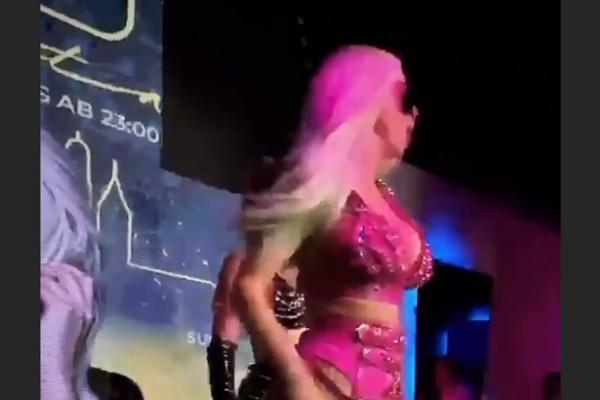 KARLEUŠA NA KRAJU NASTUPA OKRENULA LEĐA PUBLICI: Guza KIPI na sve strane, evo čime JK RASPOLAŽE