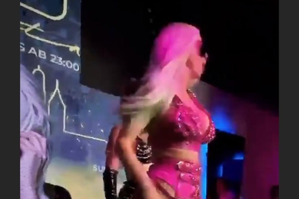 KARLEUŠA NA KRAJU NASTUPA OKRENULA LEĐA PUBLICI: Guza KIPI na sve strane, evo čime JK RASPOLAŽE