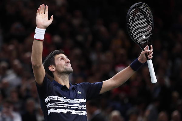 PREPLAVILE SU GA EMOCIJE, PUBLIKA JE BILA ODUŠEVLJENA: Pogledajte šta je Nole uradio čim je osvojio šampionski poen