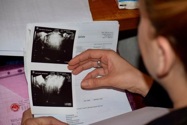 MARINI GINEKOLOG NIJE REKAO ŠTA NOSI U STOMAKU: Malo je falilo da UMRE, prizor na porođaju je bio jeziv