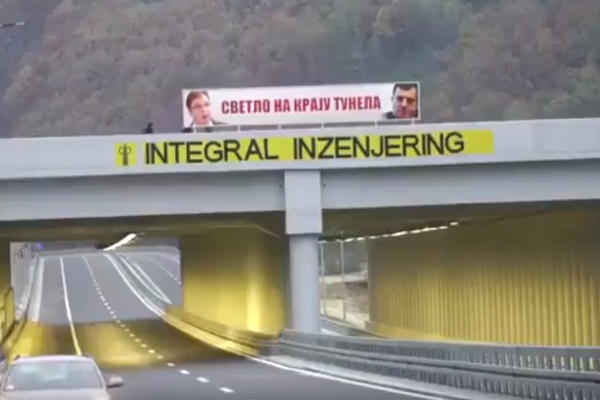 JEDNI GA STAVLJAJU, DRUGI OPET SKIDAJU: Oko transparenta s likom Vučića i Dodika u Grdelici VODI SE RAT