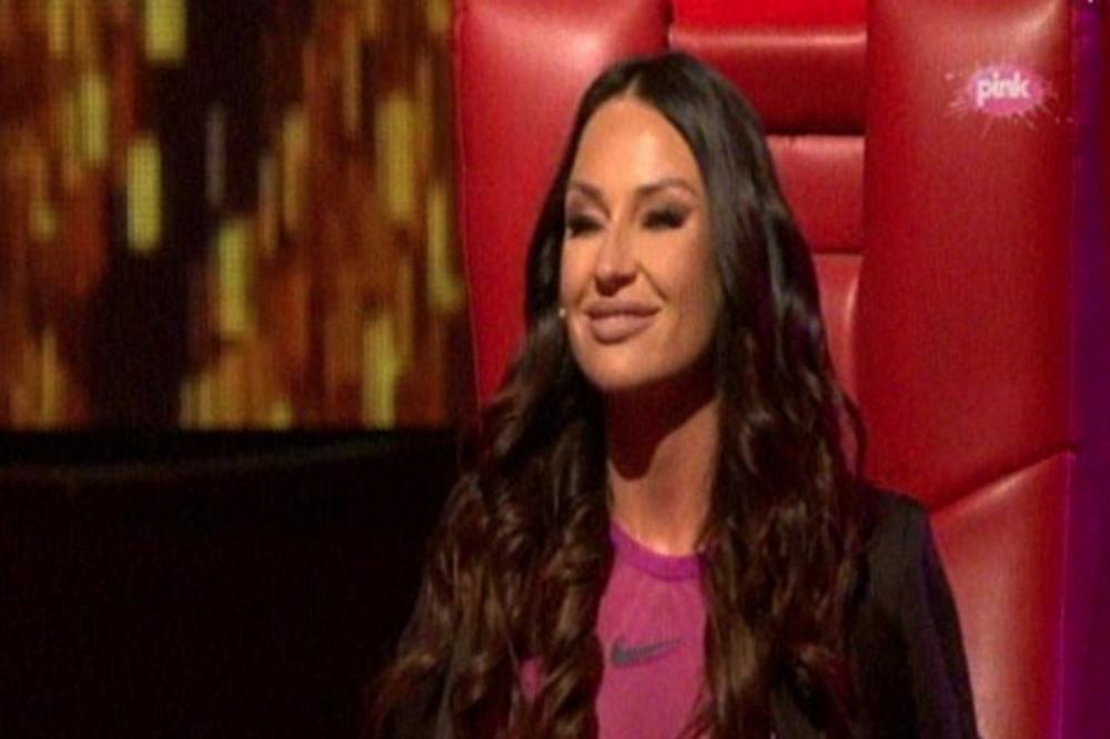 HOROR NA SNIMANJU EMISIJE: Katarini Živković POZLILO! Odjednom osetila JAK BOL u glavi!