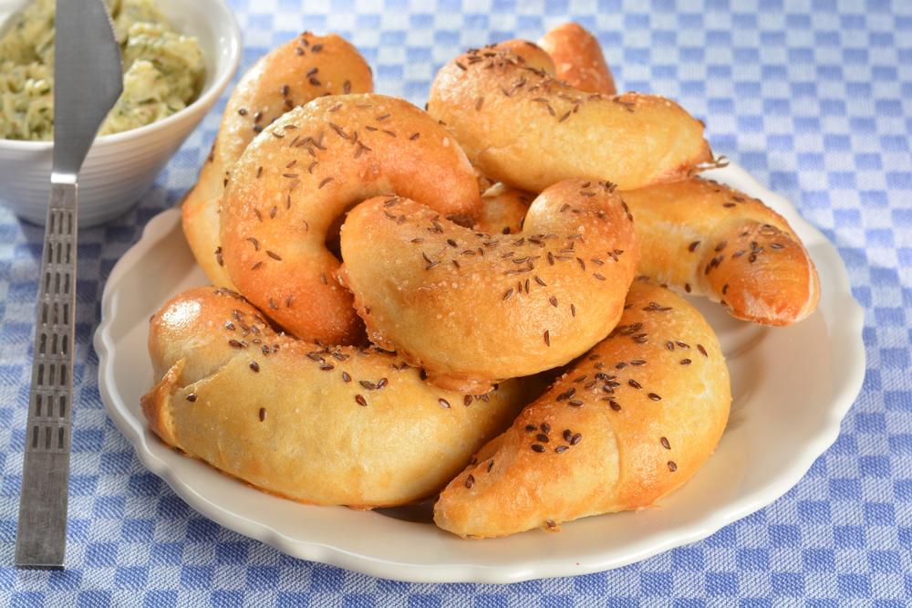 ŽENA JE OBJAVILA SVOJ RECEPT ZA KIFLICE, SAD JOJ SE SMEJE CEO BALKAN! Videćete i ZAŠTO!