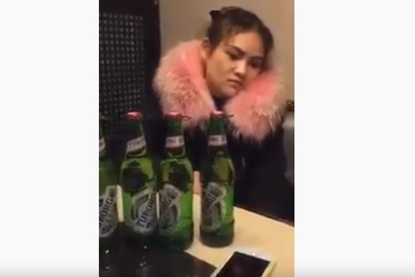 DOKAZANO! OVO muškarci pomisle kada vide ženu kako PIJE PIVO! Nećete verovati o čemu se radi