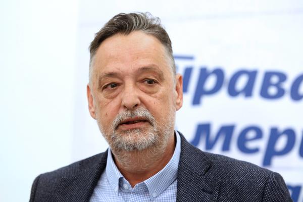 KRENULI SMO U BEOGRAD DA BRANIMO DRŽAVU OD FAŠISTA! Boško Ničić poveo ZAJEČARCE ka RTS