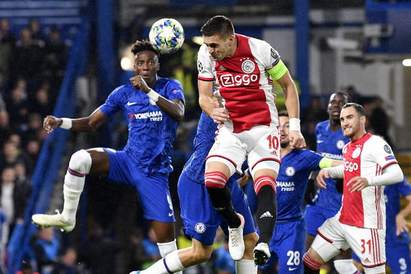 TADIĆA PITALI KOG SRBINA BI DOVEO U AJAKS: Izabrao je ime koje Kopljanici teško da mogu da priušte!