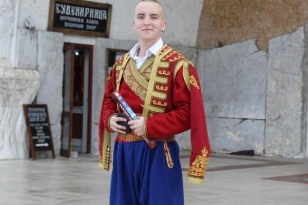 VUK JE PRVA TRANSRODNA KOJA SE KRSTILA U PRAVOSLAVNOJ CRKVI: Žalim što mi majka nije došla, pokazali su VELIKO SRCE