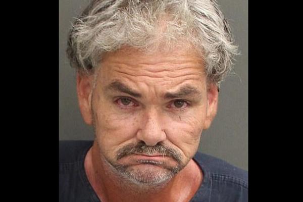 GROZNI ČIČA UHAPŠEN JER JE PIPKAO DIZNIJEVU PRINCEZU! Ovo su detalji užasa!