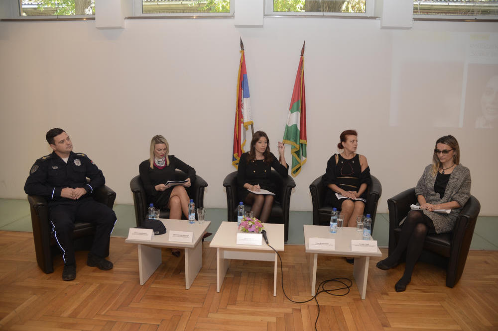 TRIBINA STOP NASILJU U PORODICI: Nulta tolerancija za nasilje (VIDEO)