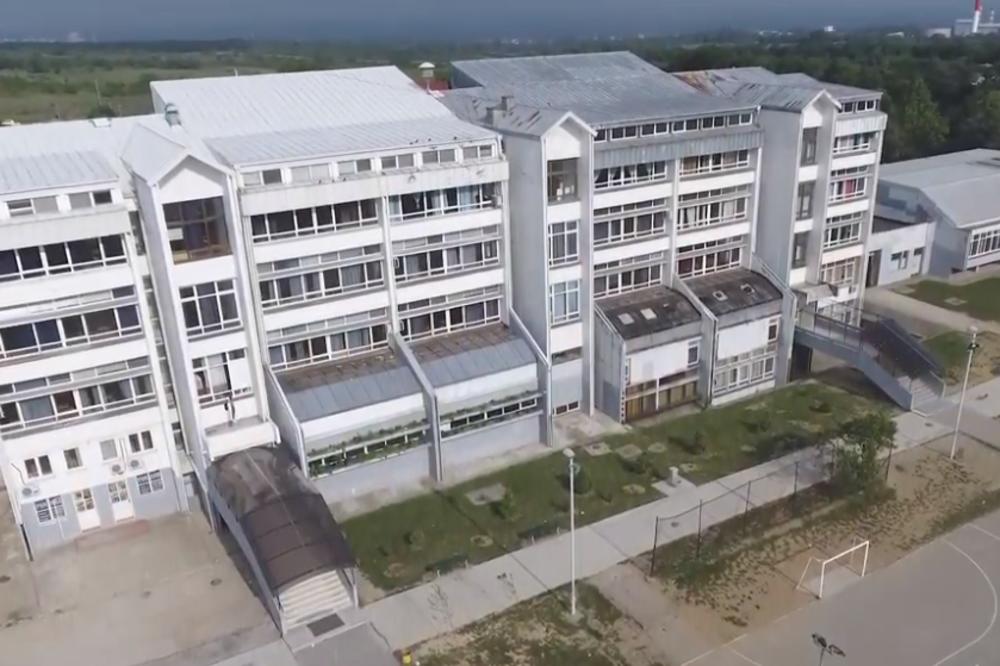 DECA SU POČELA DA JECAJU, NASTAO JE PRAVI HOROR: Užasne scene u školi gde je preminula učenica (15)