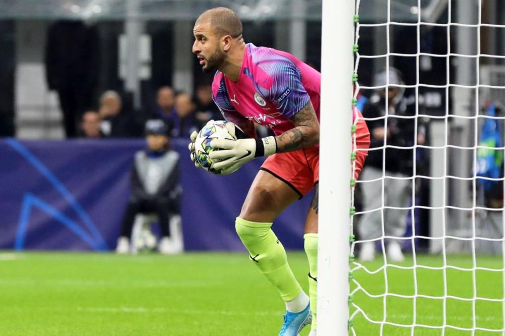 PROSTITUTKE GA IZBACILE IZ REPREZENTACIJE: Crni dani za fudbalera Mančester sitija - skupo će ga koštati orgije!