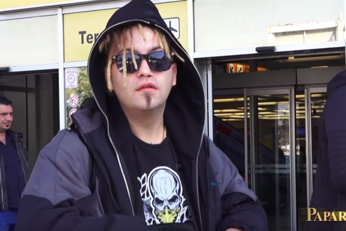 Subek Rasta DOK LJUDI SKUPLJAJU ZA HRANU, RASTA SE BAHATI! Pevač pokazao kako troši ...