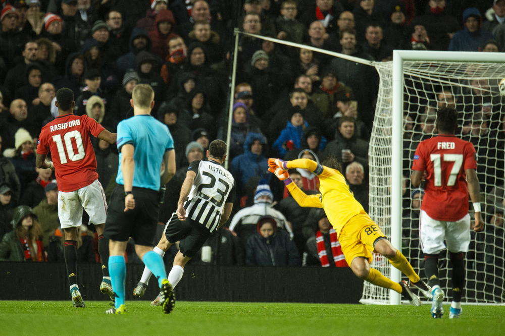 TRESE SE FUDBALSKI SVET: Transfer godine najavljen na Whatsapp-u!