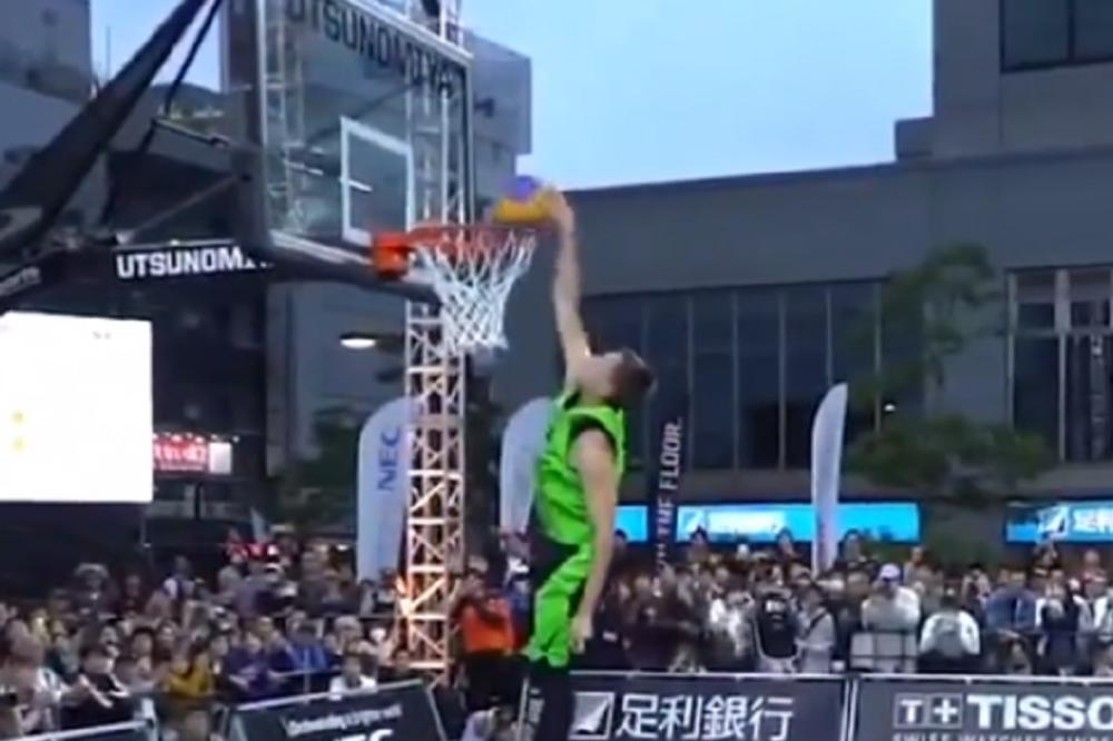 MA, KAKAV NBA, OVO JE PRAVA PRIČA: Lucidni basketaš probacio loptu iza leđa, pa kroz noge, a potom je počupao obruč