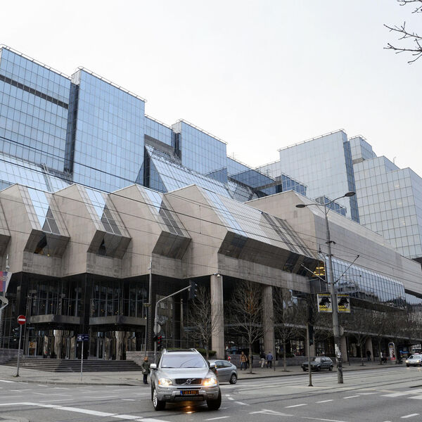 Nude 50.000 evra, a onda vas ostave bez ičega: Kredit od ove firme na Fejsbuku ne uzimajte - NBS izdala upozorenje